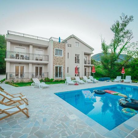 Apartment Vrutak Kotor Buitenkant foto