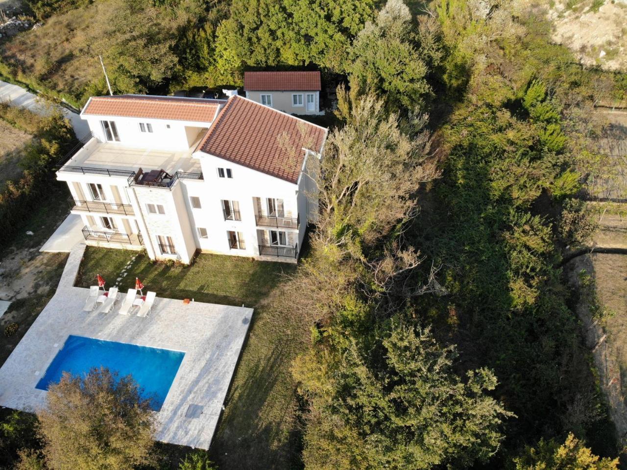 Apartment Vrutak Kotor Buitenkant foto