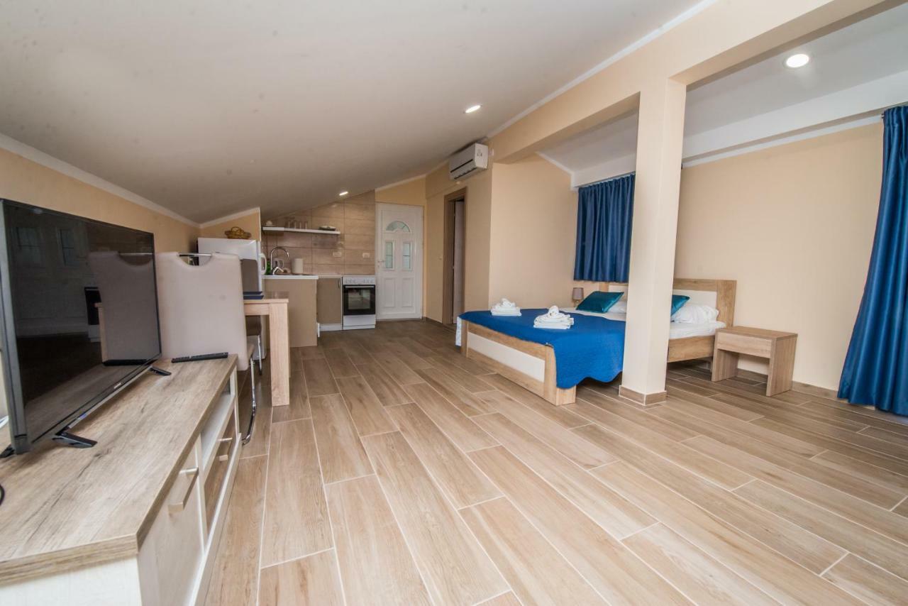 Apartment Vrutak Kotor Buitenkant foto