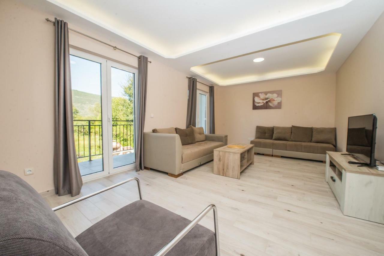 Apartment Vrutak Kotor Buitenkant foto