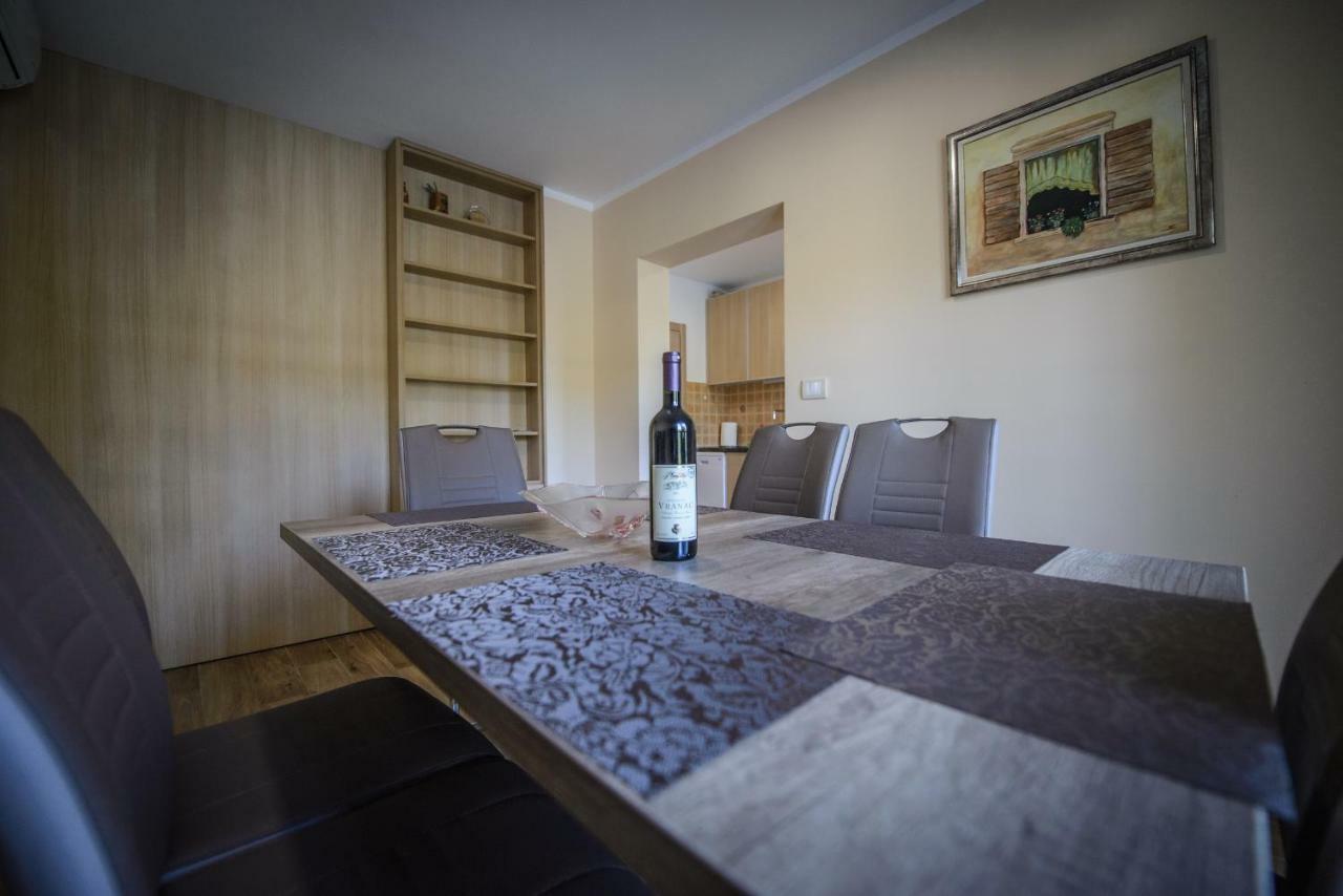 Apartment Vrutak Kotor Buitenkant foto