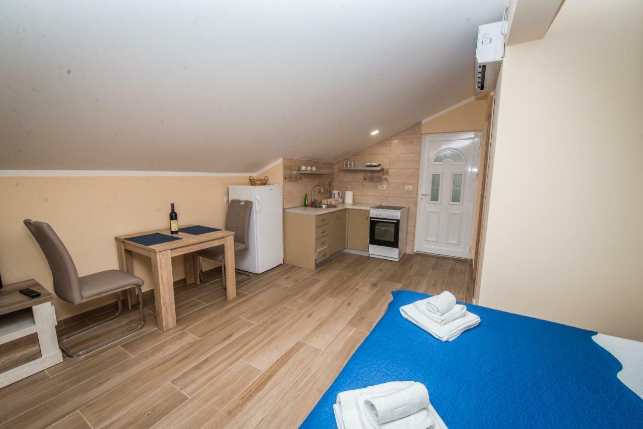 Apartment Vrutak Kotor Buitenkant foto