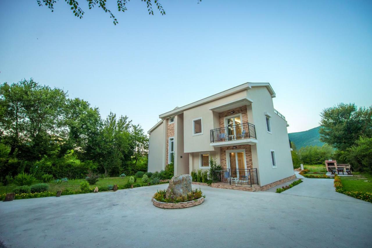 Apartment Vrutak Kotor Buitenkant foto