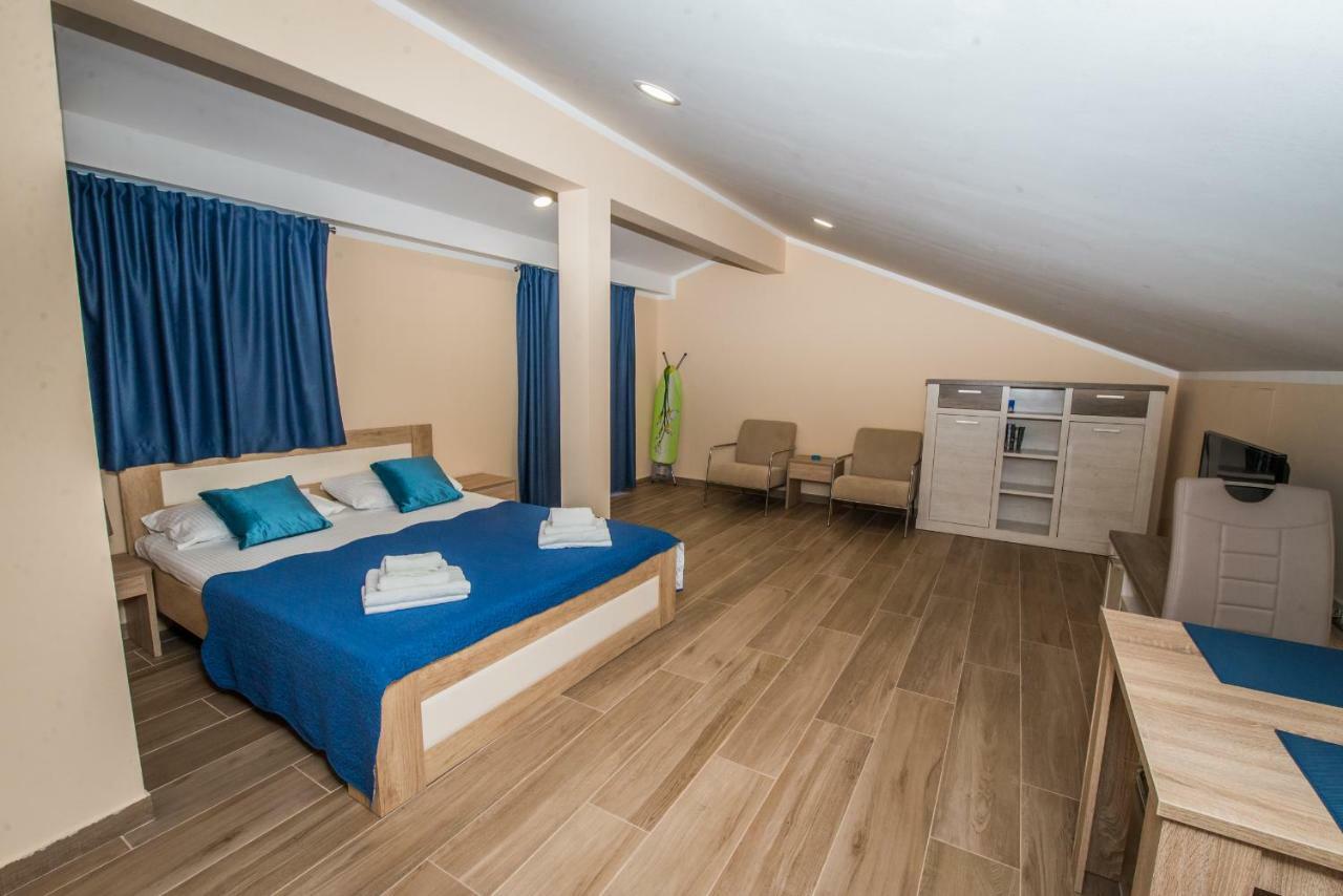 Apartment Vrutak Kotor Buitenkant foto