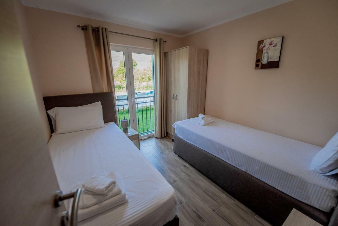 Apartment Vrutak Kotor Buitenkant foto